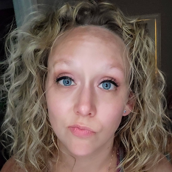 Meet your Posher, Kristin - Picture 7 of 12